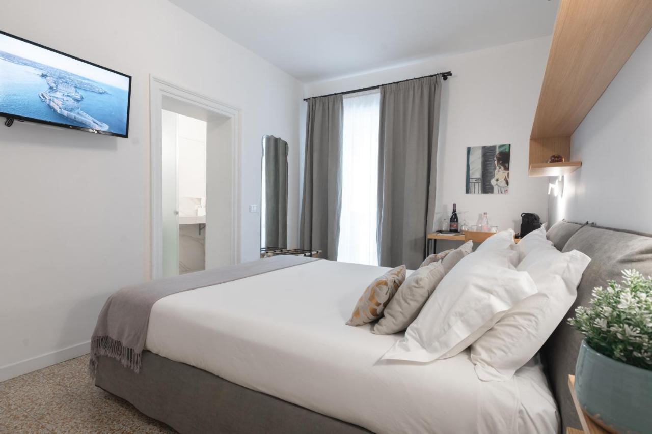 Arche Design Rooms And Suites ปาแลร์โม ภายนอก รูปภาพ